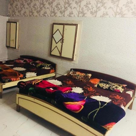 Shivam Hotel, Pali  Ngoại thất bức ảnh